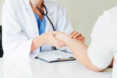 Bayan hasta kadın doktor ziyaret ederse veya Office hastanede jinekolog Jinekoloji sırasında kontrol. Kadın hastalıkları sağlık ve tıbbi hizmet.