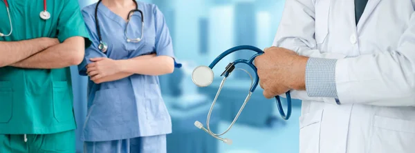 Gesundheitswesen Professioneller Arzt Der Krankenhausbüros Oder Kliniken Mit Anderen Ärzten — Stockfoto