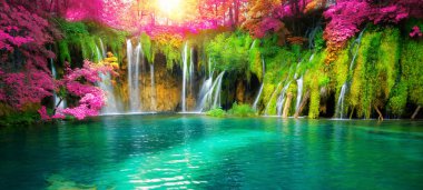 Egzotik şelale ve göl manzara, Plitvice Gölleri Milli Parkı, Unesco Dünya Mirası ve Hırvatistan'ın ünlü seyahat hedef. Göller merkezi Hırvatistan (Hırvatistan uygun bulunur).