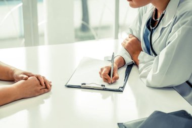 Bayan hasta kadın doktor ziyaret ederse veya Office hastanede jinekolog Jinekoloji sırasında kontrol. Kadın hastalıkları sağlık ve tıbbi hizmet.