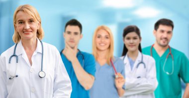 Sağlık insan grubu. Diğer doktorlar, hemşire ve cerrah hastane ofis veya klinik çalışma profesyonel doktor. Tıbbi Teknoloji Araştırma Enstitüsü ve Doktor personel hizmet anlayışı.