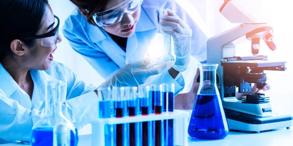 Group Scientists Wearing Lab Coat Working Laboratory While Examining Biochemistry — Stock Photo, Image