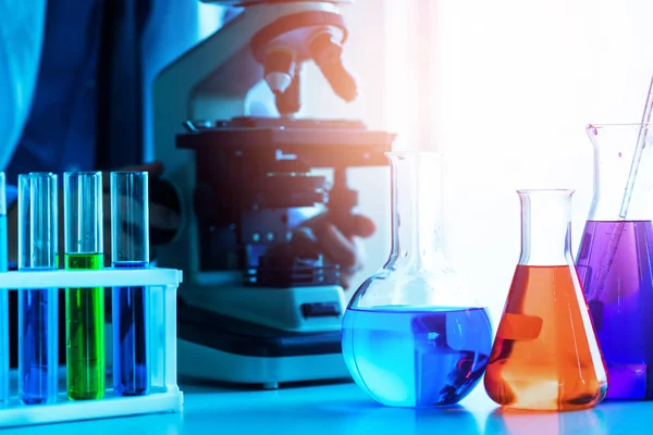 Man Scientist Working Pharmaceutical Laboratory Examining Biochemistry Sample Microscope Science — Stock Photo, Image