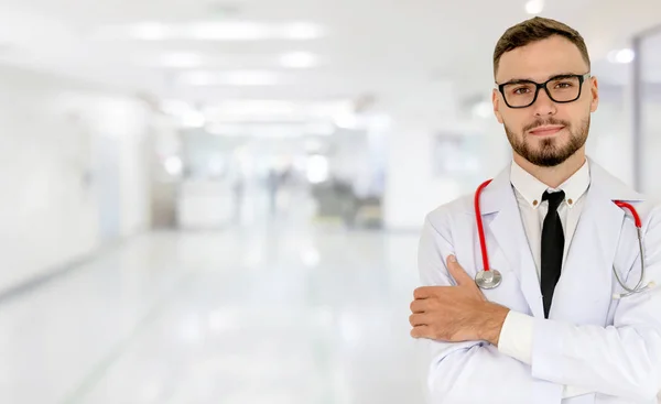 Jovem Médico Sexo Masculino Que Trabalha Hospital Serviço Médico Saúde — Fotografia de Stock