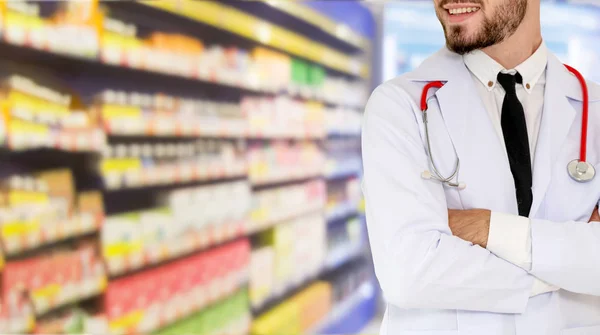 Joven Farmacéutico Que Trabaja Farmacia Atención Médica Farmacéutica —  Fotos de Stock