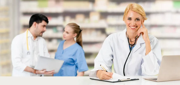 Gruppo Persone Sanitarie Medico Professionista Che Lavora Nello Studio Ospedaliero — Foto Stock