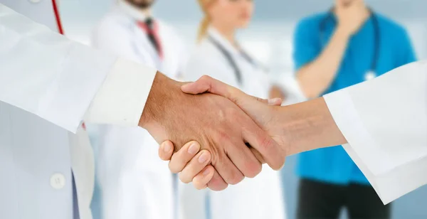 Groupe Des Professionnels Santé Médecin Professionnel Travaillant Dans Bureau Clinique — Photo