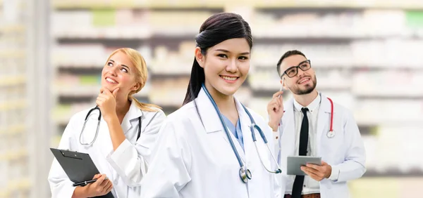 Gruppo Persone Sanitarie Medico Professionista Che Lavora Nello Studio Ospedaliero — Foto Stock