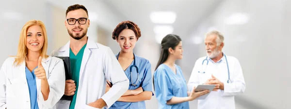 Groupe Des Professionnels Santé Médecin Professionnel Travaillant Dans Bureau Clinique — Photo