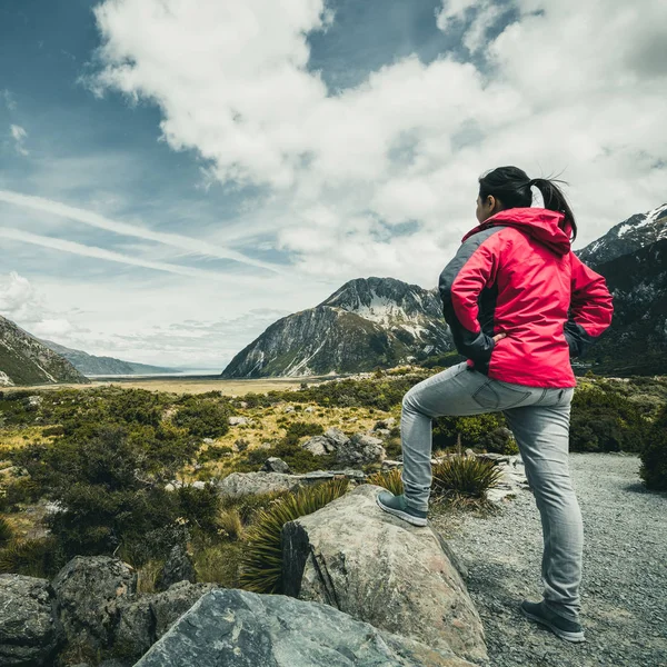 Femme Voyageuse Voyageant Dans Paysage Sauvage Parc National Mont Cook — Photo