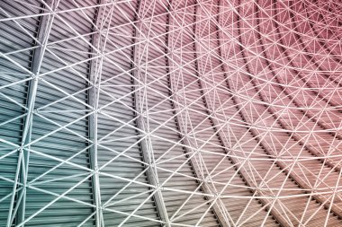 Metal çelik çatı modern iç mimarisi.