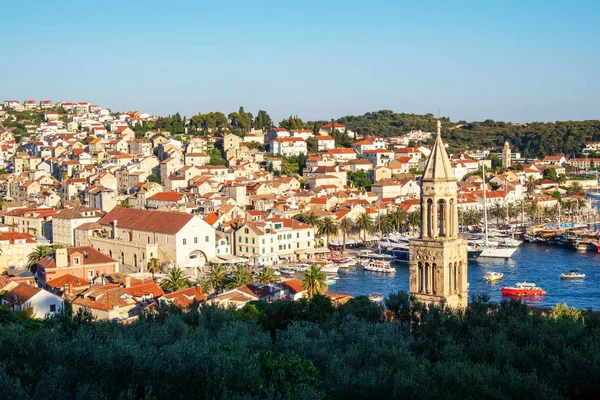 Панорамный вид города Хвар в Хорватии . — стоковое фото