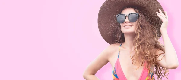 Woman in swimsuit posing on color background. — Stock Photo, Image