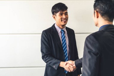 İş adamlarının el sıkışma anlaşması.