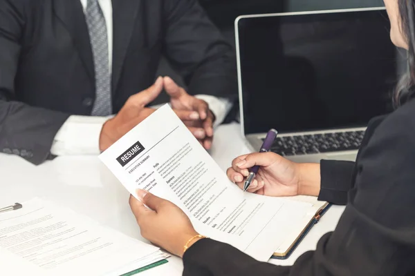 Human resources department manager reads CV resume — Stock Photo, Image