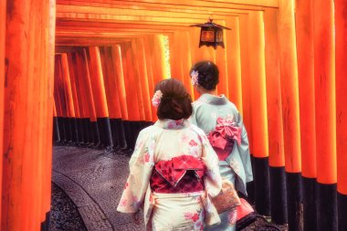 Gezgin: Fushimi Inari Shrine, Kyoto, Japonya