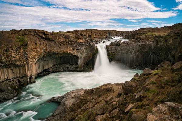 Водоспад Альдейхарфосс у Північній Ісландії. — стокове фото