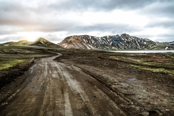 Route vers Landmanalaugar sur les hauts plateaux d'Islande. — Photo