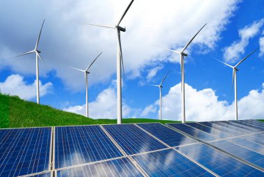 Güneş paneli ve rüzgar türbini çiftliği temiz enerji.
