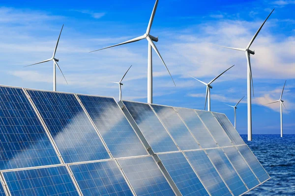 Painel solar e turbina eólica fazenda energia limpa. — Fotografia de Stock