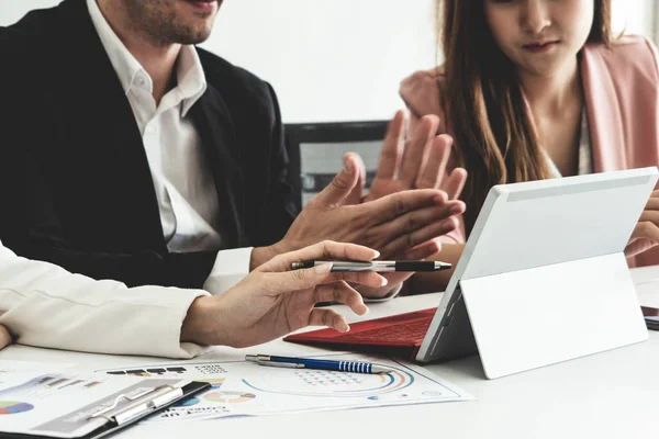 Businessman and businesswomen working in office. — Stock Photo, Image