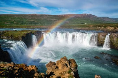 Kuzey İzlanda 'daki Godafoss şelalesi..