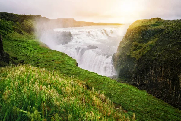 Landschaft des Gullfoss-Wasserfalls in Island. — Stockfoto