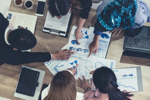 Affärsmän i gruppmöte på Office Room. — Stockfoto