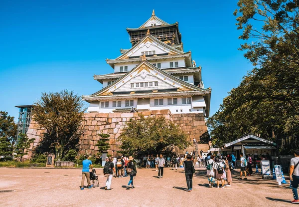 Il castello di Osaka a Osaka, Giappone . — Foto Stock