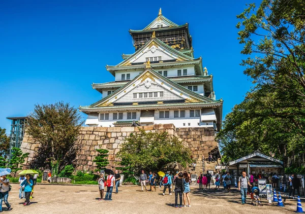 O castelo de Osaka em Osaka, Japão . — Fotografia de Stock