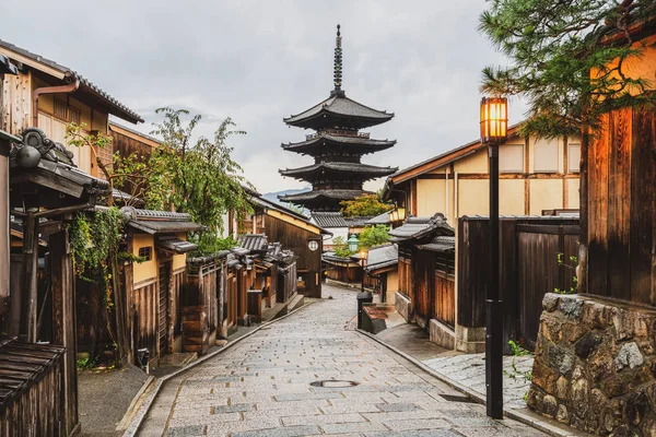 Pagode Yasaka et rue Sannen Zaka, Kyoto, Japon — Photo