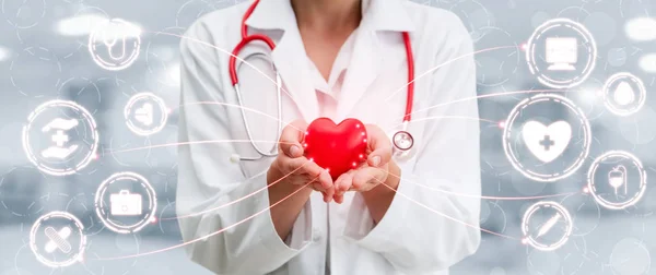 Médico con Gráfico Médico de Salud en el Hospital — Foto de Stock