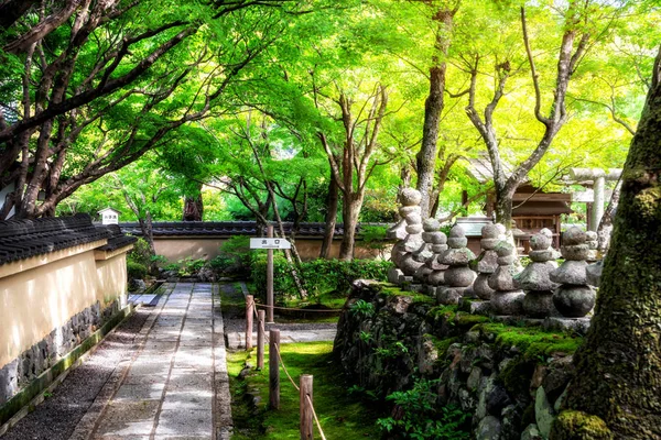 Ειρηνικός ιαπωνικός Δημόσιος Κήπος στην Ιαπωνία. — Φωτογραφία Αρχείου