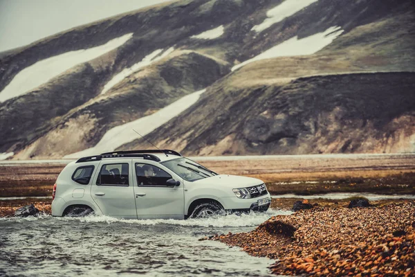 4RM voiture Voyage hors route en Landmannalaugar Islande — Photo