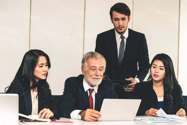 Gente de negocios, gerente y empleado en la reunión. —  Fotos de Stock