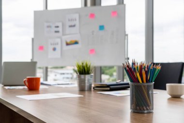 İş yeri işyerinde sabit.