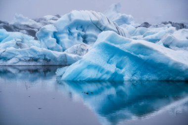 İzlanda 'da Jokulsarlon' daki buzdağları..