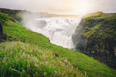 İzlanda 'daki Gullfoss şelalesinin manzarası.