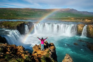 Kuzey İzlanda 'daki Godafoss şelalesi..