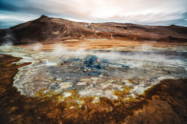 Krafla geotérmica de Hverir, Namafjall en Islandia — Foto de Stock