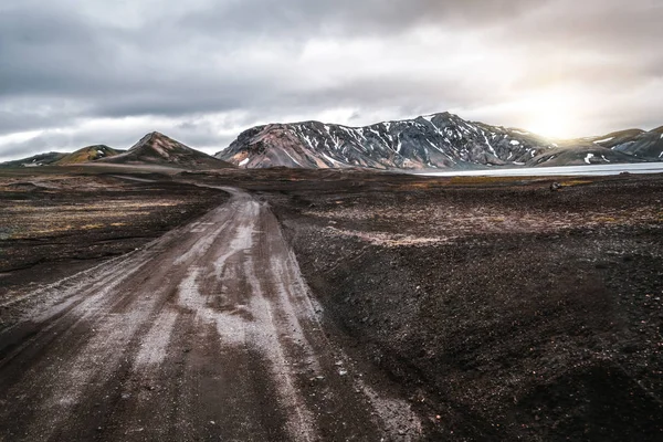 Road to Landmanalaugar on highlands of Iceland. — Stock Photo, Image