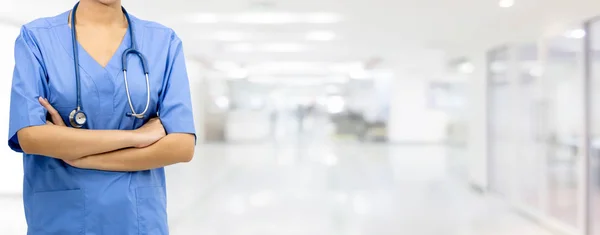 Médico o enfermera en el hospital. Servicio médico. — Foto de Stock