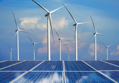 Güneş paneli ve rüzgar türbini çiftliği temiz enerji.