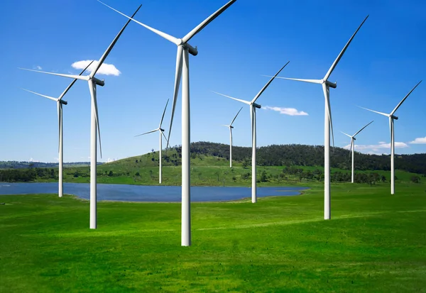 美丽的自然景观中的风力涡轮机农场. — 图库照片