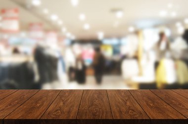 Alışveriş merkezi veya mağaza ahşap masa.
