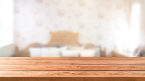 モダンなホームルームの装飾が施された木製テーブル. — ストック写真