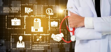 Sağlık Sigortası Kavramı - Sağlık sigortası ile ilgili grafik simgeler arayüzü sağlık insanlar, para planlama, risk yönetimi, tıbbi tedavi ve kapsama parası gösteren hastanede Doktor.