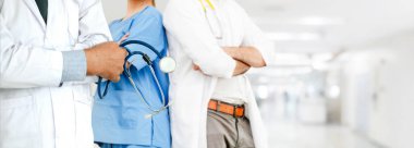 Sağlık çalışanları grubu. Diğer doktor ve personel ile hastane ofisi veya klinikte çalışan profesyonel doktor. Tıbbi teknoloji araştırma enstitüsü ve hizmet konsepti.