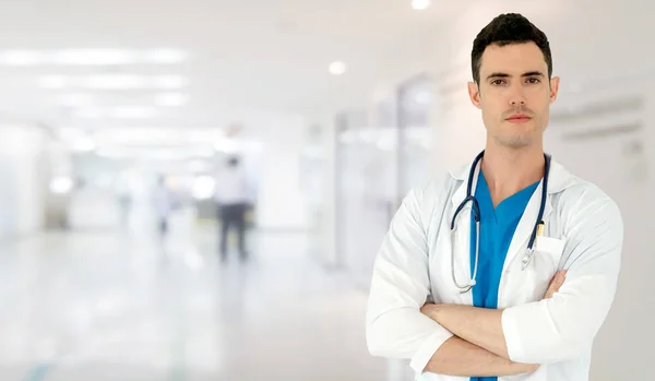 Mladý Mužský Doktor Pracující Nemocnici Zdravotní Péče Obsluha Lékaře — Stock fotografie