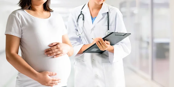 Bonne Femme Enceinte Médecin Gynécologue Visiteur Hôpital Clinique Médicale Pour — Photo